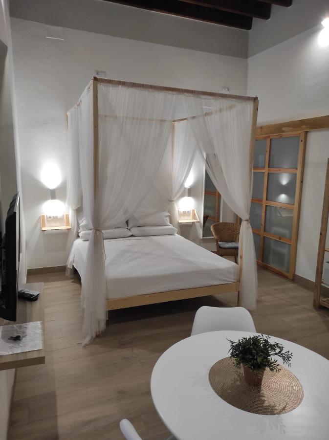 Apartamentos Turisticos Casa De Los Balcones 치피오나 외부 사진